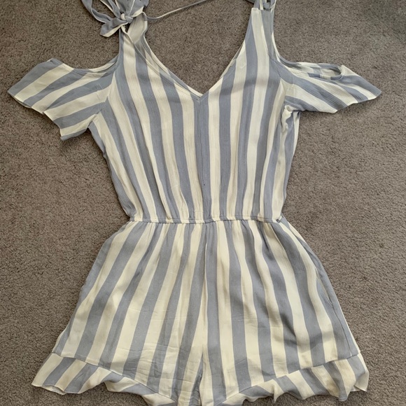 American Eagle romper - Picture 2 of 2